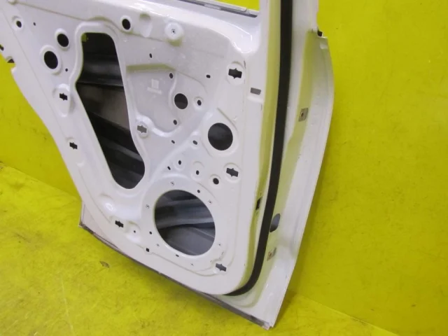Дверь задняя левая для Porsche Macan 95B 2014-2023 на фотографиях