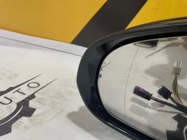 Стекла и зеркала для Mercedes-Benz S class W223 2021+ на фотографиях