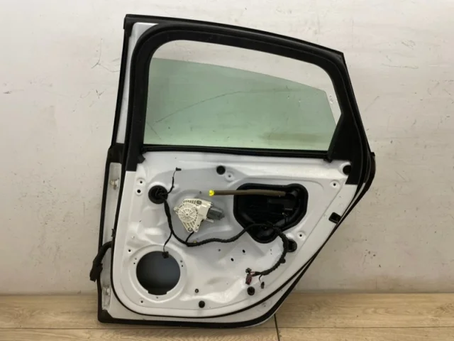 Двери для Audi A6 C7 Avant 2010-2018 на фотографиях