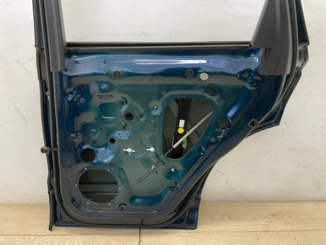 Дверь задняя правая для Volkswagen Touareg III (CR) 2018+ на фотографиях
