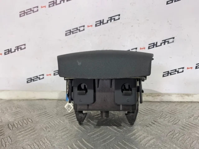 Подушка безопасности водителя для Citroen C4 Седан 2010-2016 на фотографиях