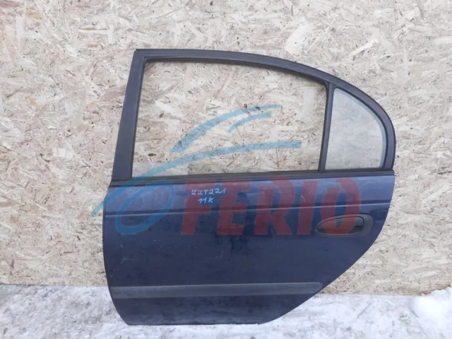 Дверь задняя левая для Toyota Avensis Седан T220 1997-2003 на фотографиях