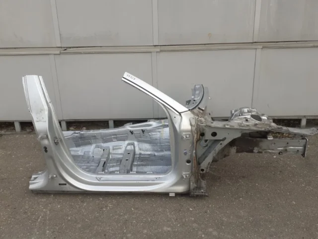 Порог правый для Audi A7 4G 2010-2014 на фотографиях