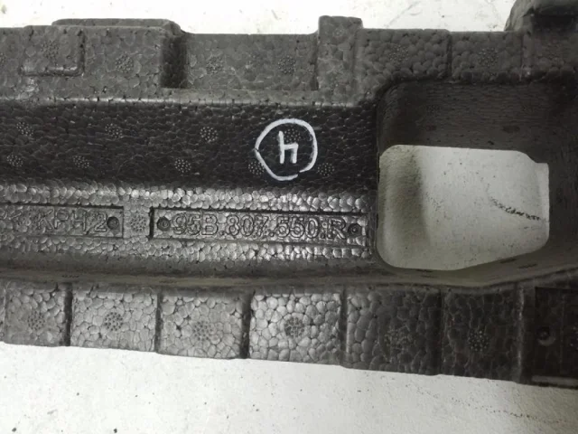 Абсорбер переднего бампера для Porsche Macan 95B 2014-2023 на фотографиях