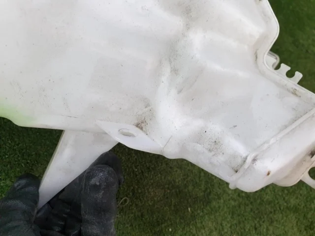 Бачок омывателя для Hyundai Creta 2 SU2 2021+ на фотографиях