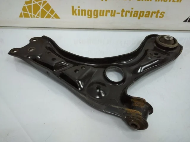 Рычаг передний левый нижний для Volkswagen Polo V (6C) Седан 2015-2020 на фотографиях