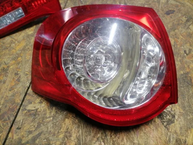 Фонарь левый для Volkswagen Passat Variant (B6, Typ 3C) 2004-2010 на фотографиях