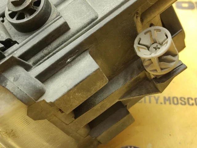 Фара левая для BMW 7er Е38 1994-2001 на фотографиях