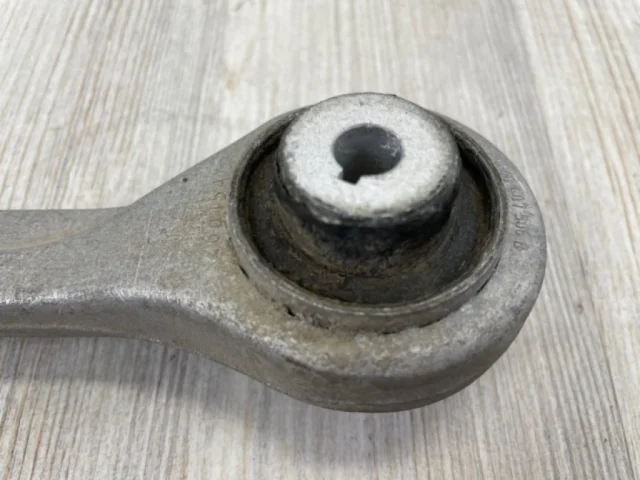 Рычаг передний правый верхний для Audi A6 C7 2010-2018 на фотографиях