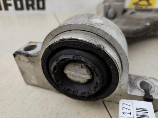 Качающийся рычаг правый для Volvo XC90 II L 2014-2019 на фотографиях