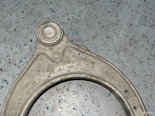 Рычаг передний правый верхний для BMW 5er G30 2016-2023 на фотографиях