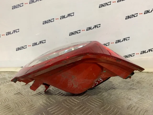 Фонарь внешний правый для Volkswagen Passat Variant (B6, Typ 3C) 2004-2010 на фотографиях