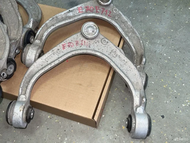 Рычаг передний левый верхний для BMW X5 Е70 2006-2013 на фотографиях