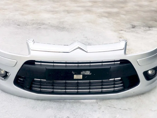 Бампер для Citroen C4 Хэтчбек 3dr 2004-2011 на фотографиях