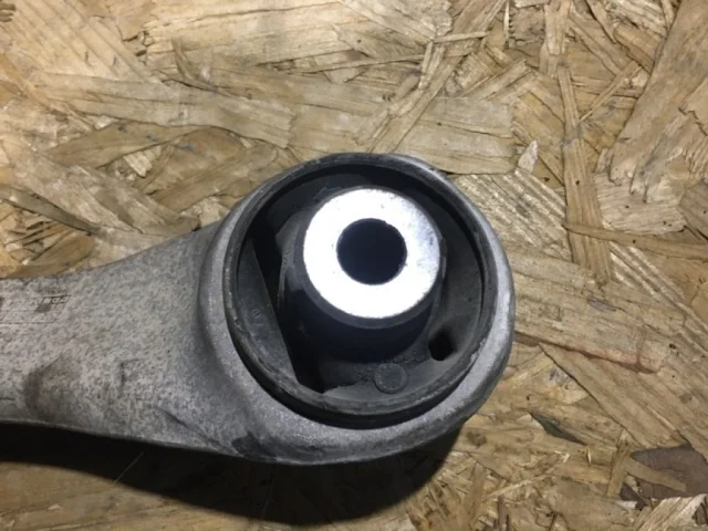 Рычаг передний правый нижний для BMW 5er Ф10 2010-2013 на фотографиях