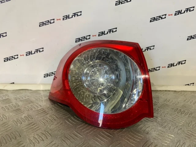 Фонарь внешний левый для Volkswagen Passat Variant (B6, Typ 3C) 2004-2010 на фотографиях