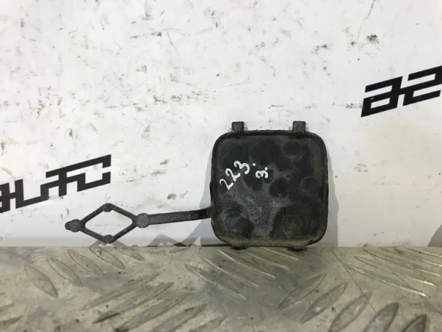 Заглушка буксировочного крюка задняя для Citroen C4 Хэтчбек 3dr 2004-2011 на фотографиях