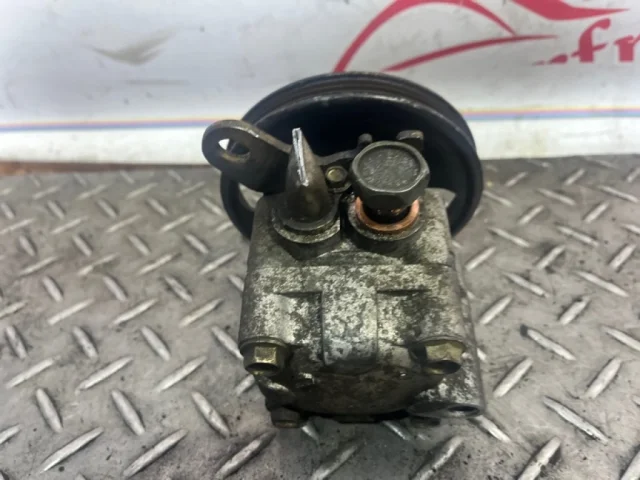 Насос ГУР для Nissan Almera N16 Хэтчбек 5dr 2000-2006 на фотографиях