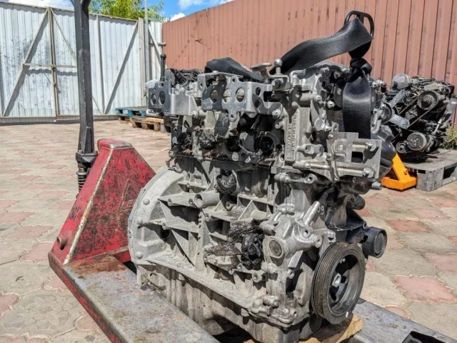 Двигатель без навесного для Mercedes-Benz C class A205 2014-2020 на фотографиях