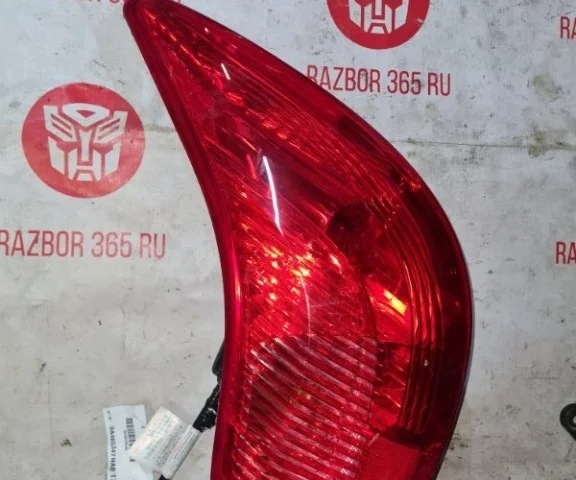 Фонарь внешний левый для Peugeot 308 SW T7 2007-2014 на фотографиях