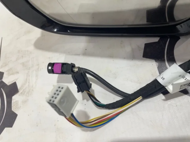 Стекла и зеркала для Mercedes-Benz S class W223 2021+ на фотографиях