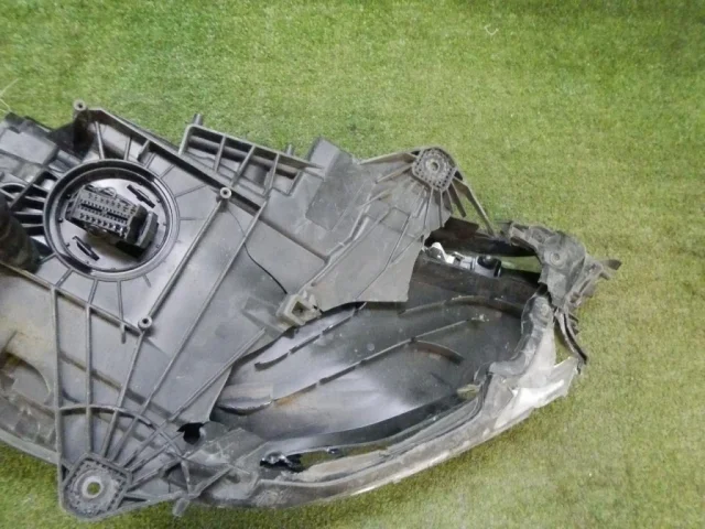 Фары для Porsche Macan 95B 2014-2023 на фотографиях