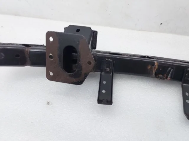 Усилитель переднего бампера для Infiniti QX 80 2013-2022 на фотографиях