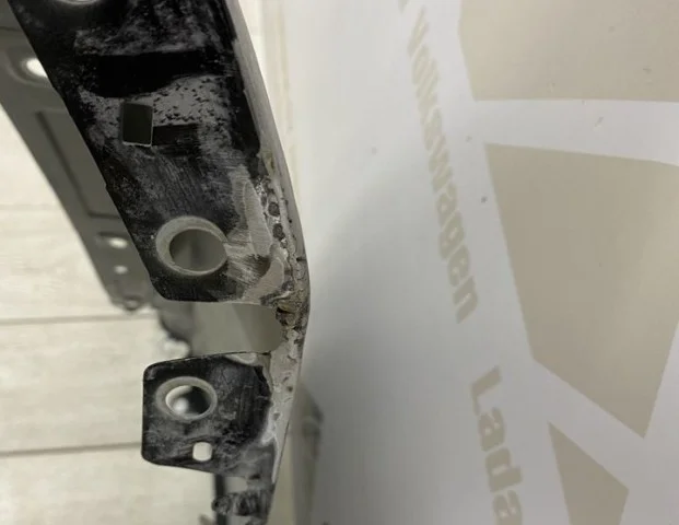 Крылья для Volkswagen Touareg III (CR) 2018+ на фотографиях