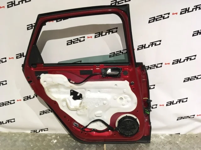 Двери для Citroen C4 Хэтчбек 2010-2016 на фотографиях