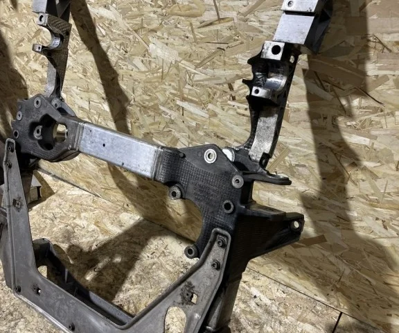 Подрамник двигателя для Porsche Panamera 970 rest 2013-2016 на фотографиях