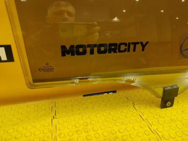 Стекла и зеркала для Mercedes-Benz S class W220 1998-2005 на фотографиях