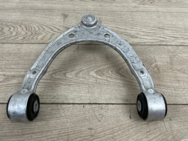 Рычаг передний левый верхний для Volkswagen Touareg II (7P5) 2010-2014 на фотографиях