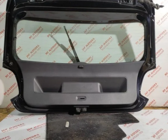 Крышка багажника для Volkswagen Polo V (6R) 2009-2014 на фотографиях