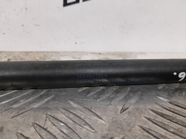 Амортизатор капота правый для Volkswagen Passat (B6, Typ 3C) 2005-2010 на фотографиях