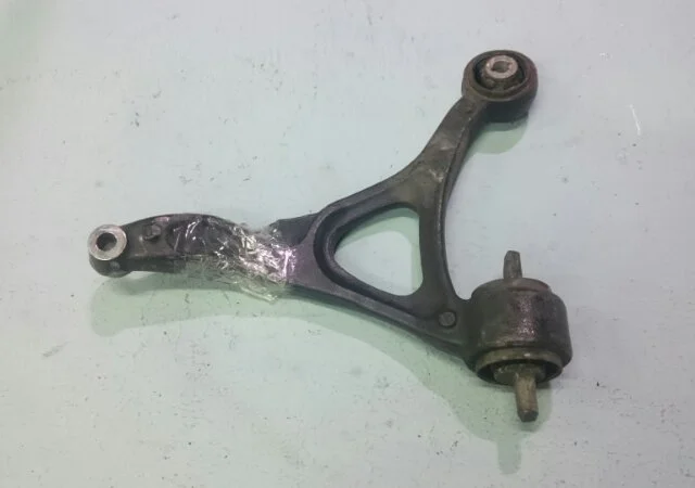 Рычаг передний левый нижний для Volvo XC90 I C 2002-2014 на фотографиях