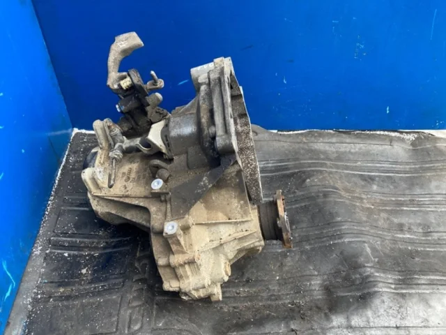 Картер МКПП для Skoda Octavia A5 на фотографиях