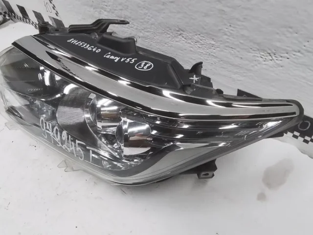 Фара левая для Toyota Camry XV50 II rest 2017-2018 на фотографиях