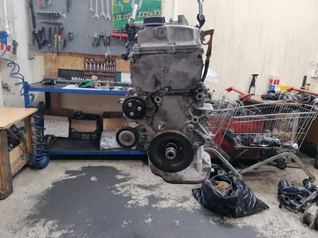 Двигатель без навесного для Mazda Familia Y12 Универсал 2007-2018 на фотографиях