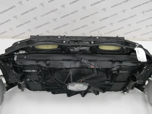 Панель радиатора (телевизор) для Porsche Panamera 970 rest 2013-2016 на фотографиях