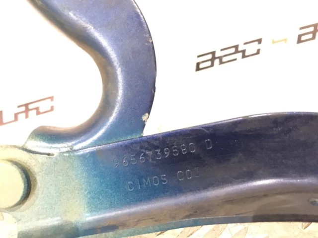 Петля капота левая для Peugeot 308 T7 Хэтчбек 2007-2014 на фотографиях