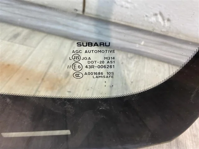 Лобовое (ветровое) стекло для Subaru Forester SJ 2013-2016 на фотографиях