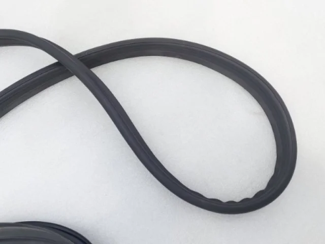 Уплотнитель багажника для Kia Cerato BD 2018+ на фотографиях