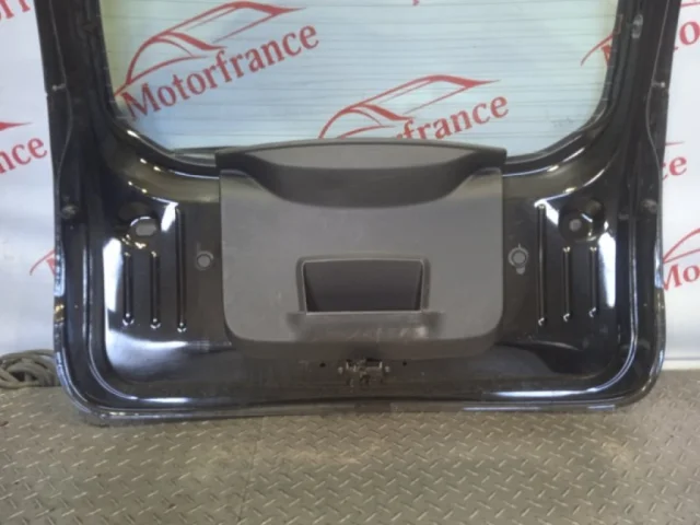 Дверь багажника для Renault Duster HM 2020+ на фотографиях