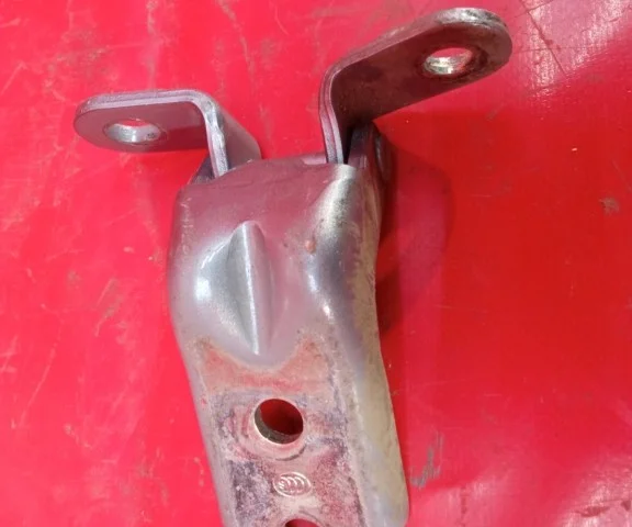 Петля двери задняя левая нижняя для Kia Cerato YD 2016-2020 rest. на фотографиях