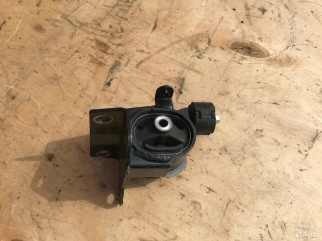 Опора двигателя передняя левая нижняя для Toyota Avensis Седан T250 2003-2008 на фотографиях