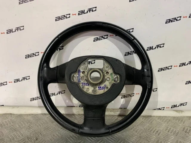 Руль для Volkswagen Passat Variant (B6, Typ 3C) 2004-2010 на фотографиях