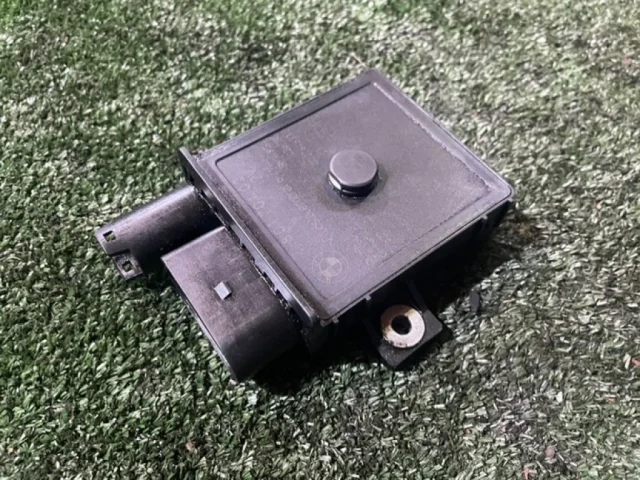 Реле свечей накала для BMW X5 Е70 2006-2013 на фотографиях