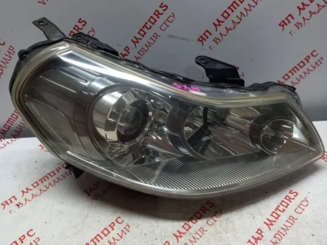 Фара ксенон левая для Suzuki SX4 2006-2009 на фотографиях