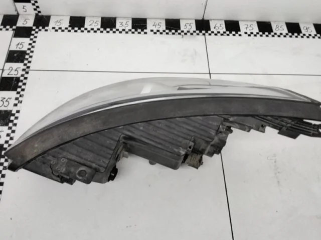 Фара правая для Hyundai Tucson LM 2009-2015 на фотографиях