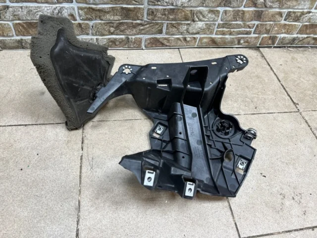 Кронштейн крыла задний левый для BMW X5 F15 (Ф15) 2013-2018 на фотографиях